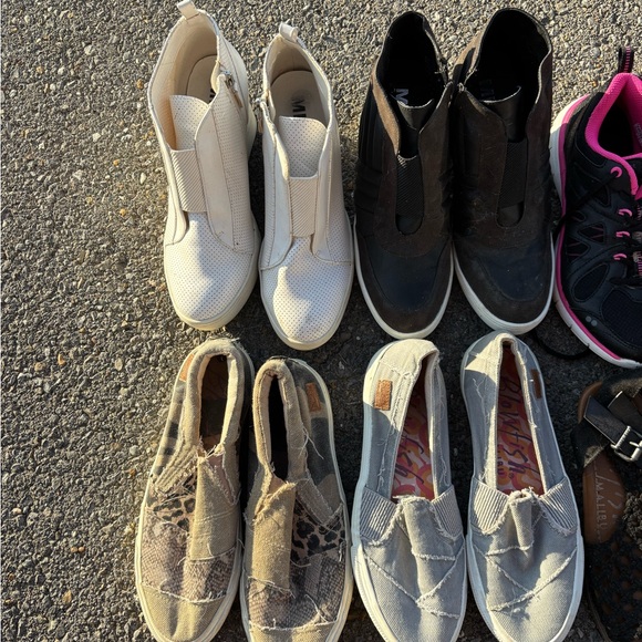 Stylish Women's Shoe Collection - Picture 2 of 5